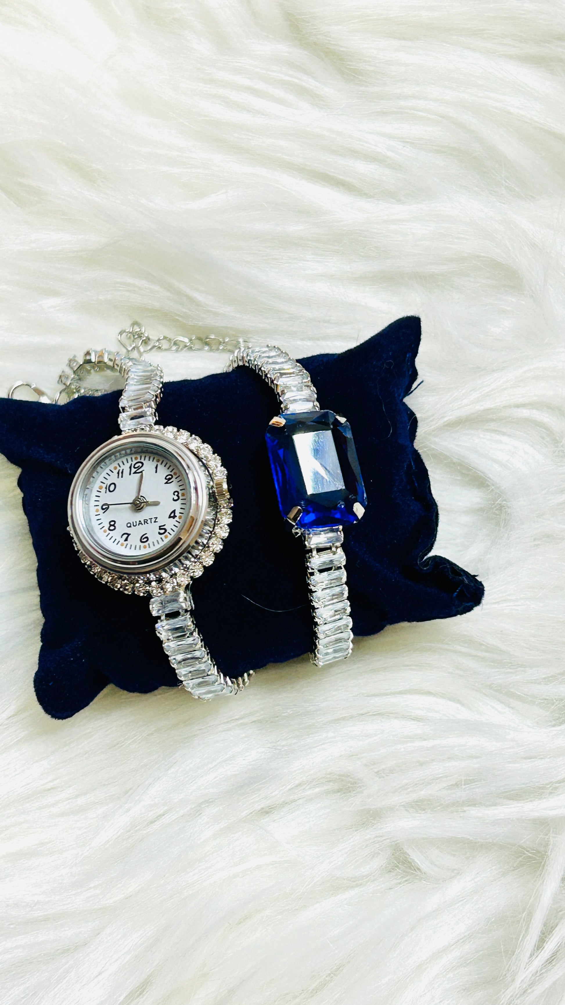 Valentines gift ideas, luxury, watch , bracelet watches 
✔️ Double-layer design for that sleek yet bold vibe
✔️ Beautifully crafted to elevate your look instantly
✔️ Affordable luxury that looks like you spent way more!
✔️ The perfect Valentine’s gift – treat someone special to a timeless piece 💝
This is more than just a bracelet or a watch – it’s a statement. Add it to your collection today and enjoy effor