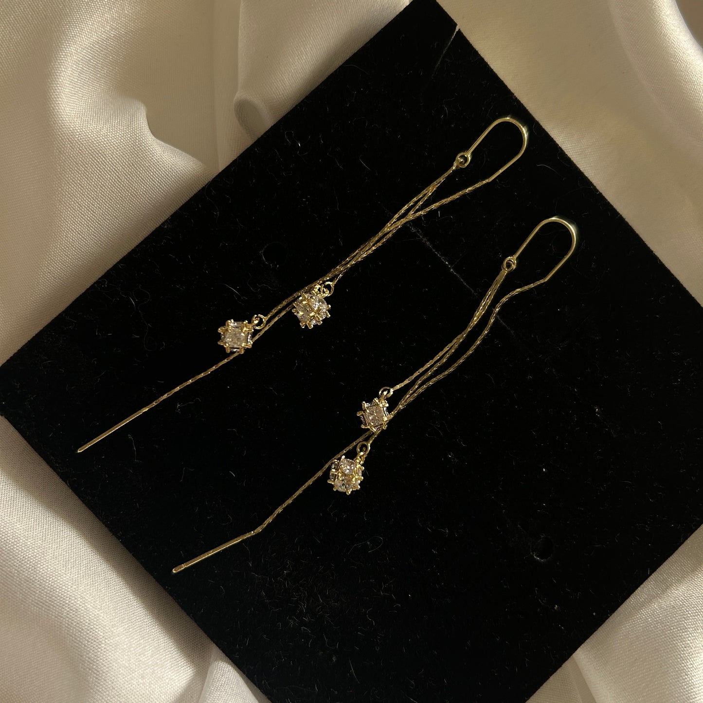 Sui Dhaga Earrings