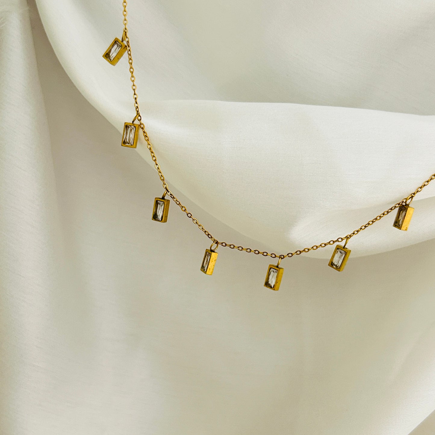 Cosmos Drop Essential Necklace