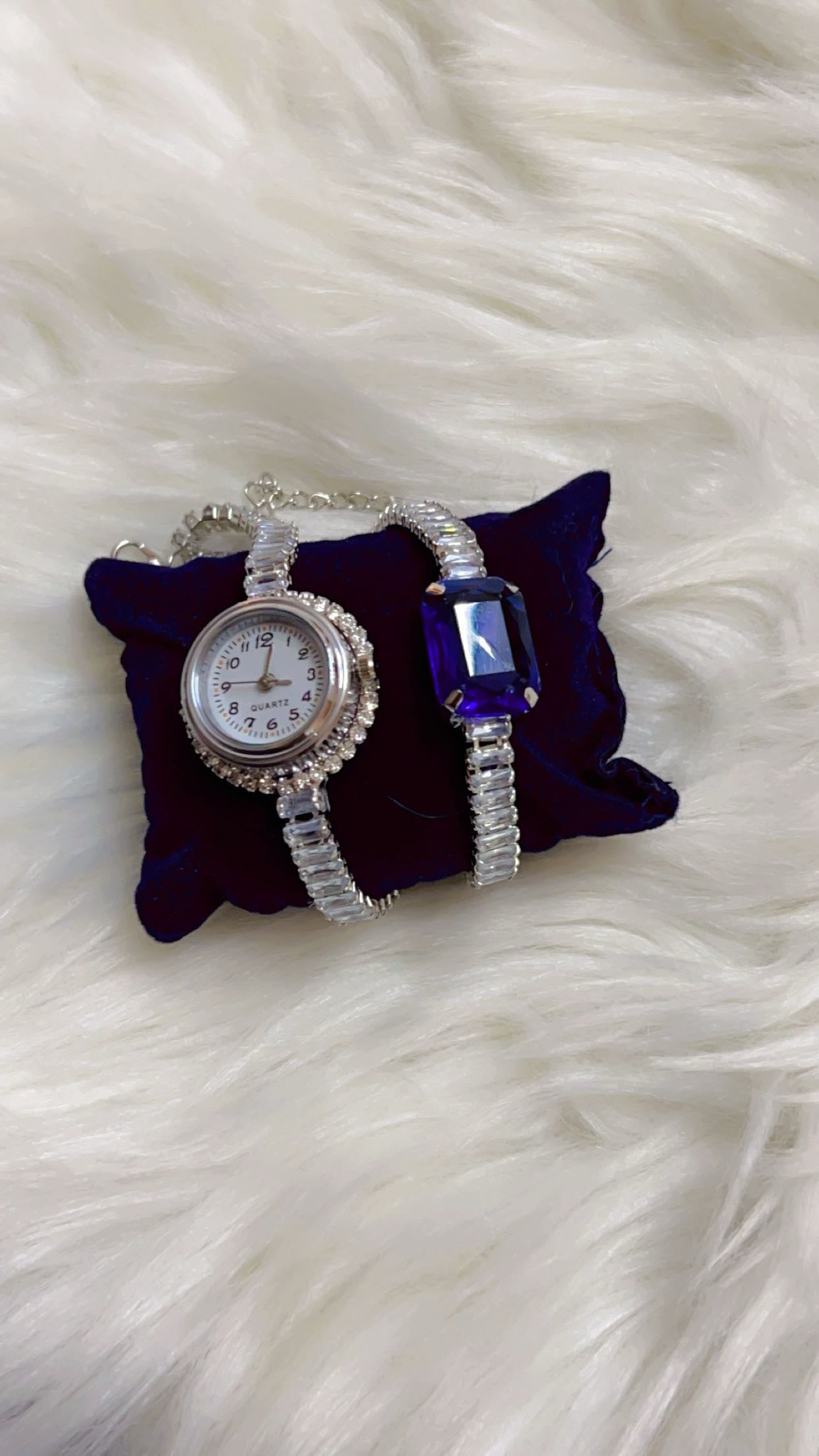 Valentines gift ideas, luxury, watch , bracelet watches 
✔️ Double-layer design for that sleek yet bold vibe
✔️ Beautifully crafted to elevate your look instantly
✔️ Affordable luxury that looks like you spent way more!
✔️ The perfect Valentine’s gift – treat someone special to a timeless piece 💝
This is more than just a bracelet or a watch – it’s a statement. Add it to your collection today and