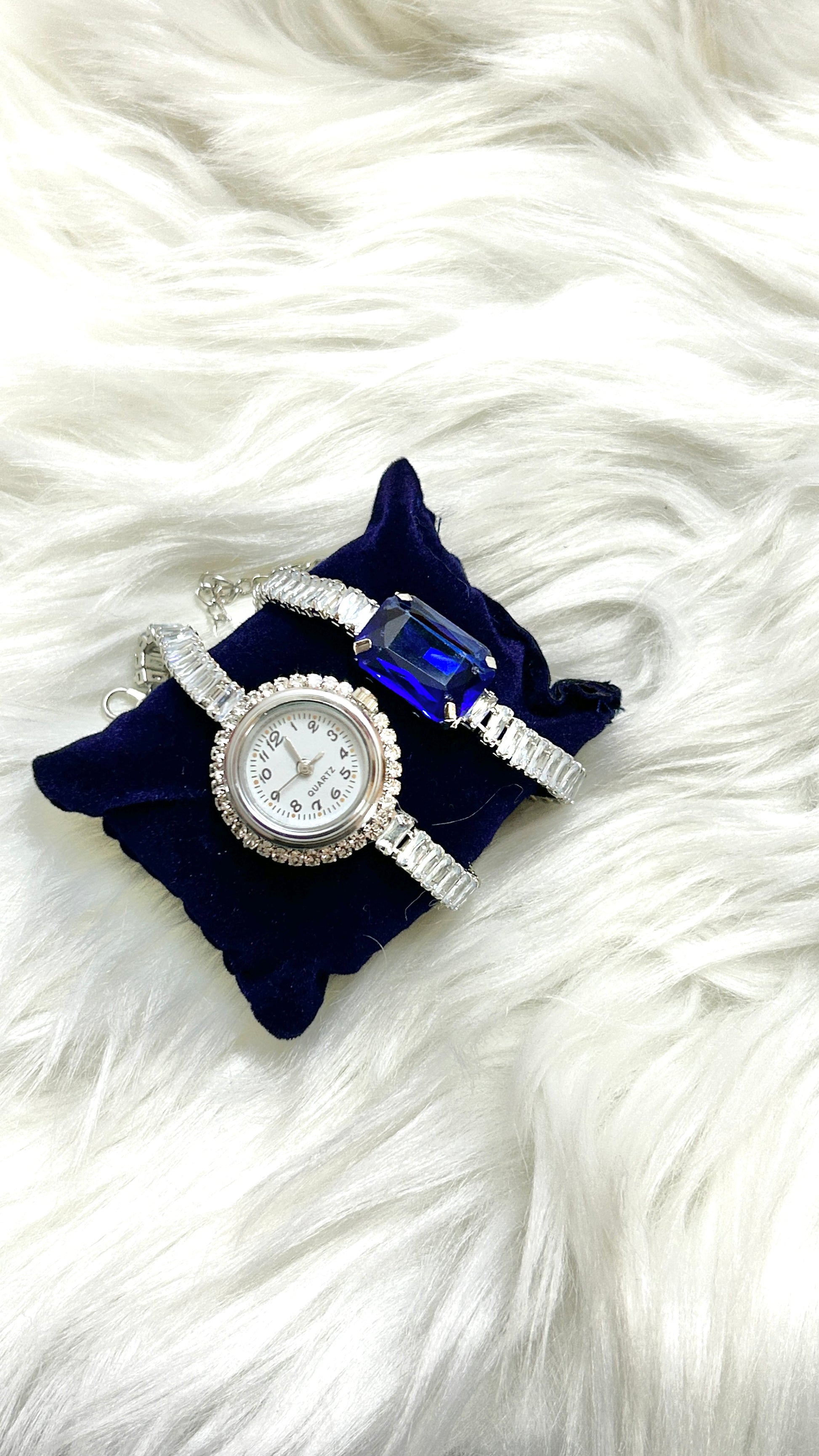 Valentines gift ideas, luxury, watch , bracelet watches 
✔️ Double-layer design for that sleek yet bold vibe
✔️ Beautifully crafted to elevate your look instantly
✔️ Affordable luxury that looks like you spent way more!
✔️ The perfect Valentine’s gift – treat someone special to a timeless piece 💝
This is more than just a bracelet or a watch – it’s a statement. Add it to your collection today and