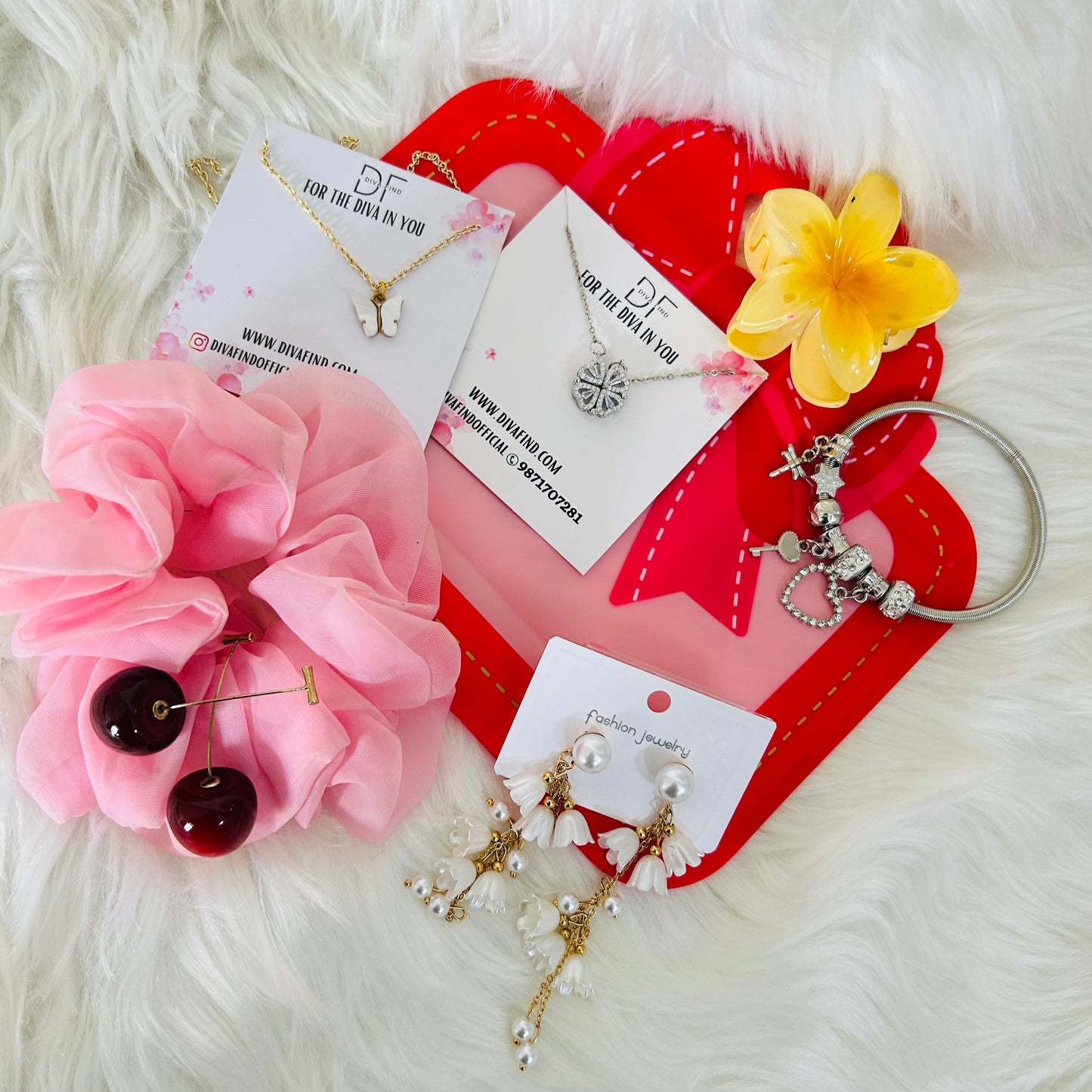Rakhi Hamper 699
