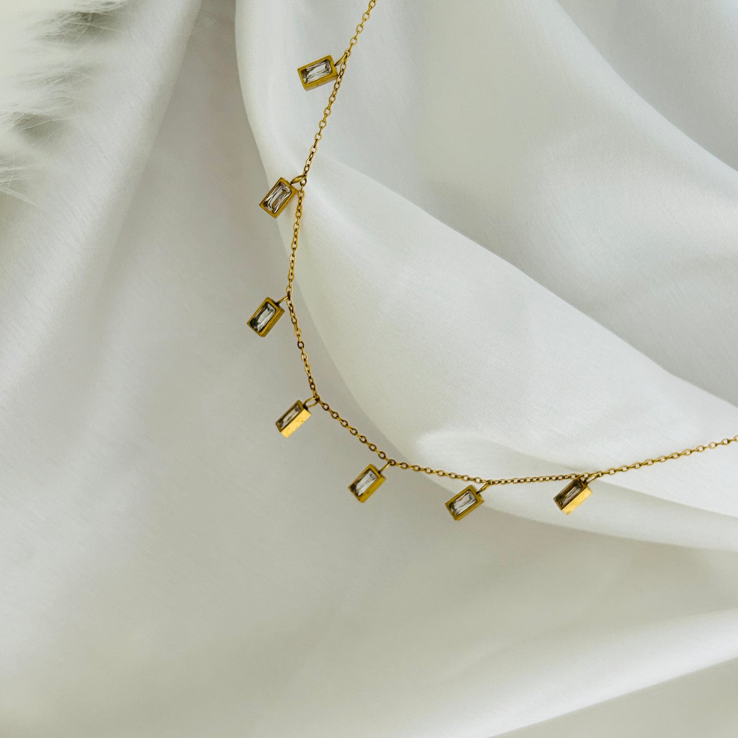 Cosmos Drop Essential Necklace