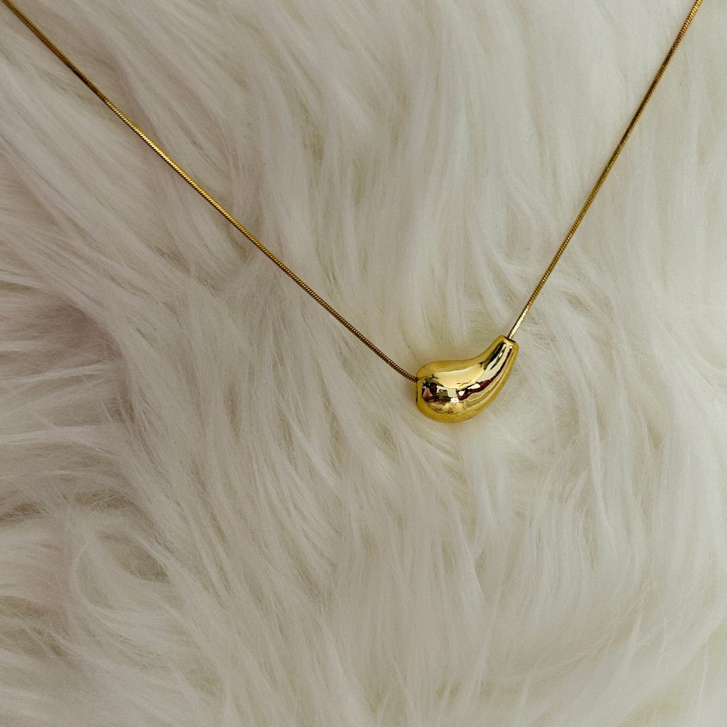Eve Droplet Necklace
