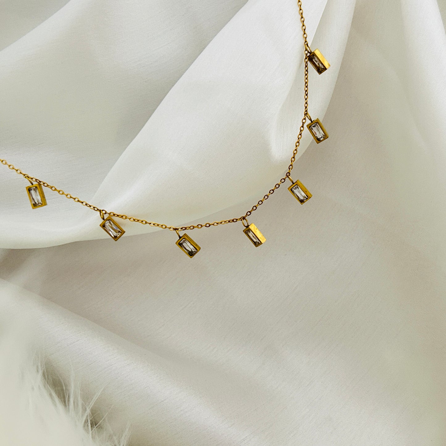 Cosmos Drop Essential Necklace